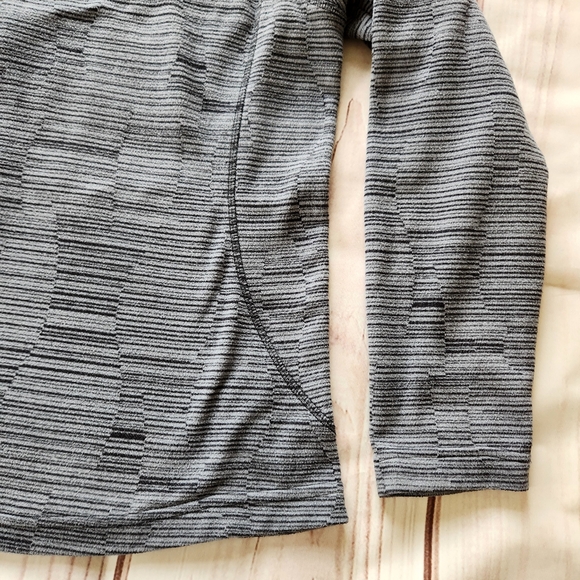 **SOLD* The North Face "Novelty Mezzaluna Hoodie" Heather Grey | Women's Size XL - Picture 6 of 11